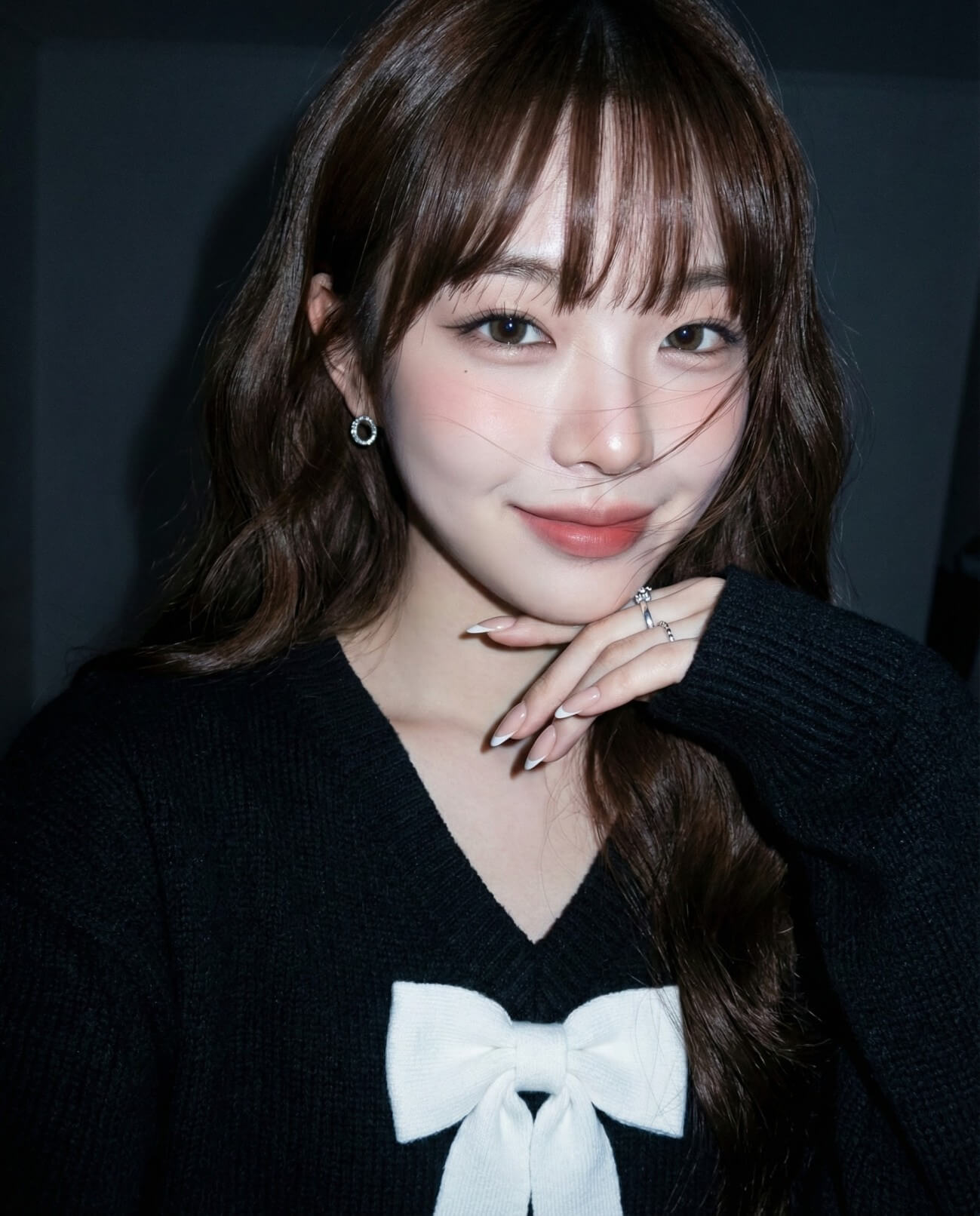 Korean Style Selfie Brown Waves Beauty Portrait